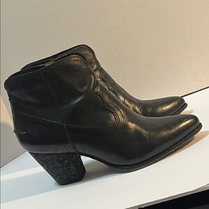 Frye Renee Seam Short Booties Boots Cowboy 9.5
